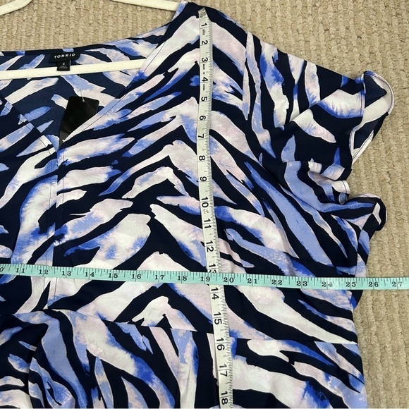 NWT Torrid Tops Torrid Navy Zebra Georgette Peplum Blouse - Picture 14 of 15